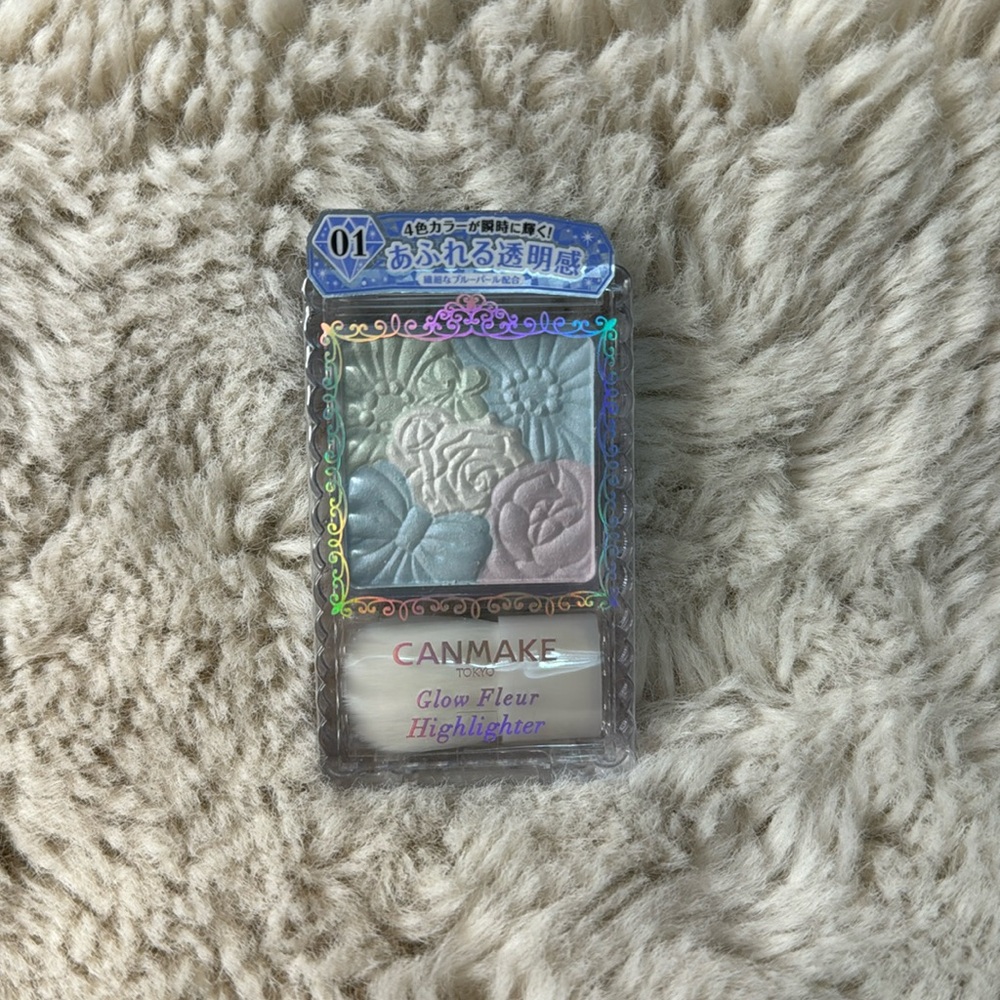 CANMAKE Glow Fleur Highlighter [01] Planet Light
